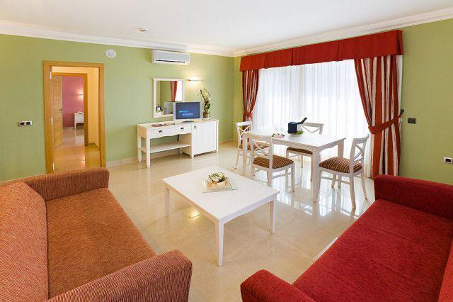 Hotel Spa Tierra De Oro 로스 레알레호스 객실 사진